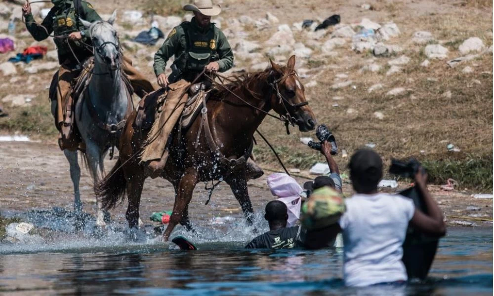 ΗΠΑ: Καταργείται η έφιππη αστυνομία από την συνοριοφυλακή μετά την κατακραυγή στο Τέξας